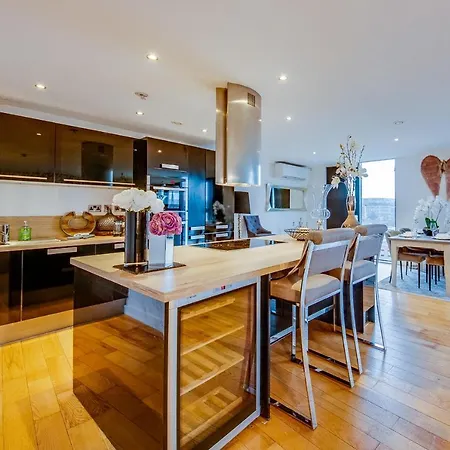 Spacious 3-bed Penthouse With Sky Line Views Apartment Sheffield