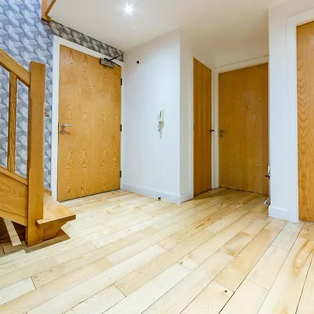 Apartment Spacious 3-bed Penthouse With Sky Line Views Sheffield